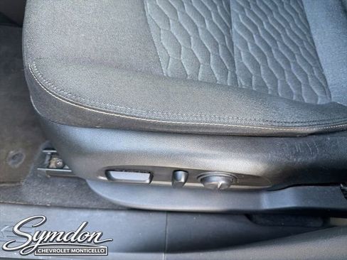 Used 2020 Chevrolet Equinox LT FWD image 16