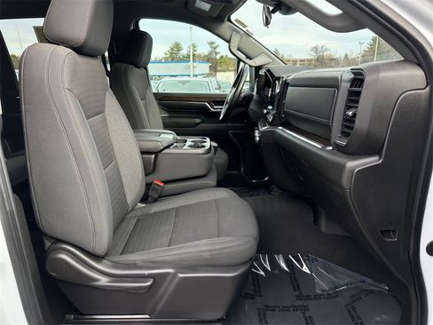 Used 2024 GMC Sierra 2500 SLE image 27