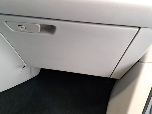Used 2023 Chrysler Pacifica Touring-L FWD image 30