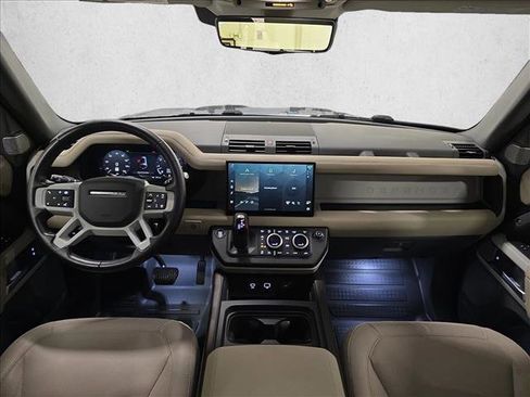 Used 2024 Land Rover Defender 130 S image 9