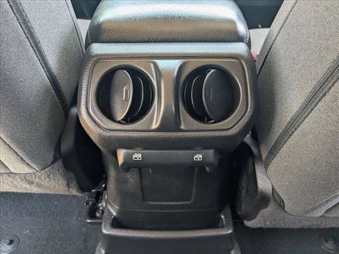 Used 2024 Jeep Wrangler Unlimited AWD/4WD image 16