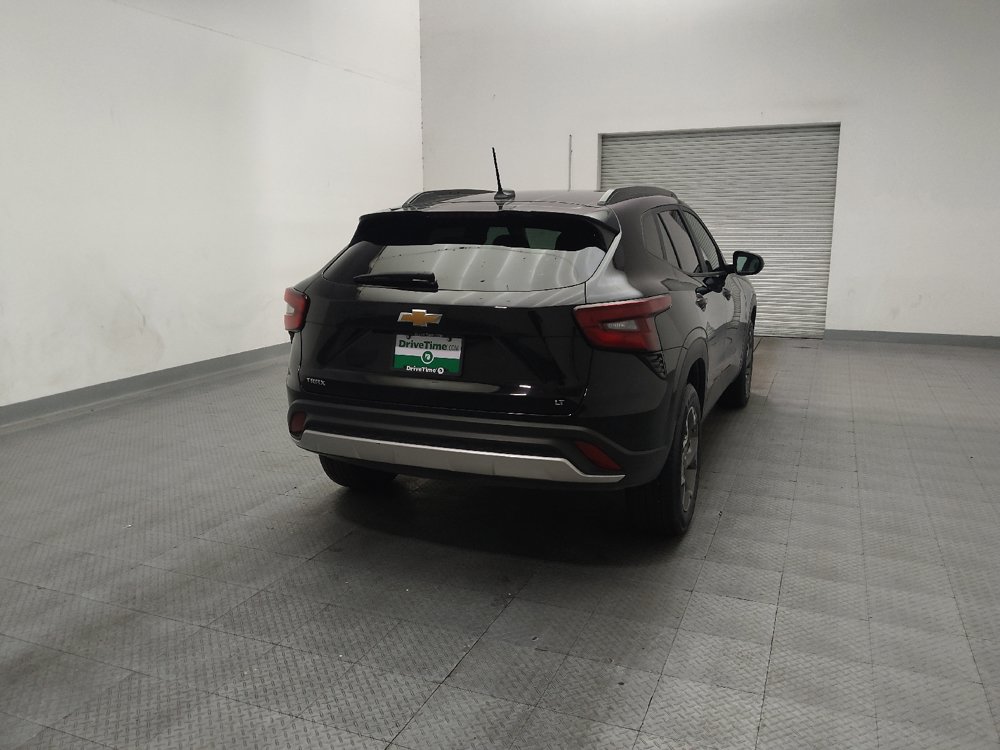 Used 2025 Chevrolet Trax LT w/ LT Convenience Package FWD image 7
