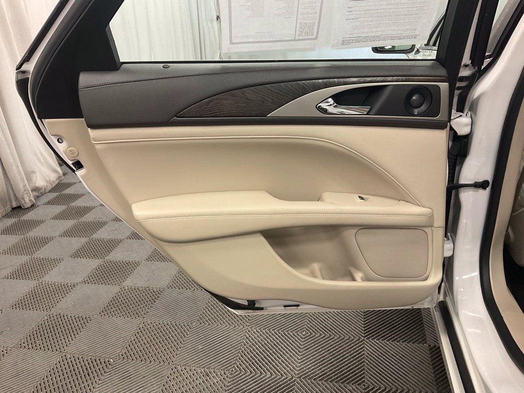 Used 2019 Lincoln MKZ Reserve FWD image 33