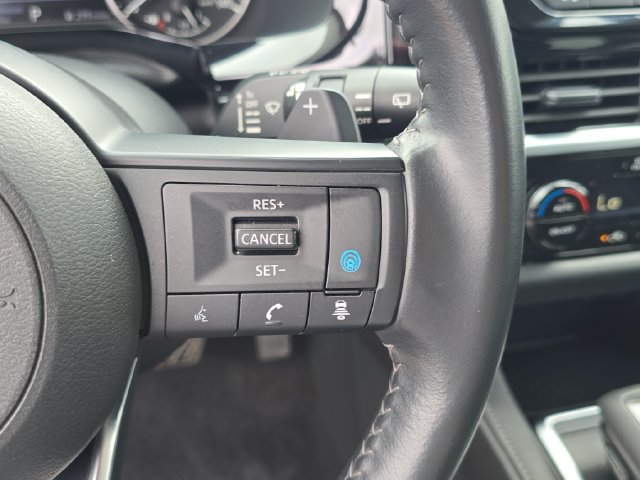 Certified 2025 Nissan Pathfinder SV FWD image 32