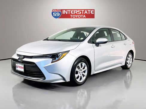 Certified 2025 Toyota Corolla LE FWD image 3
