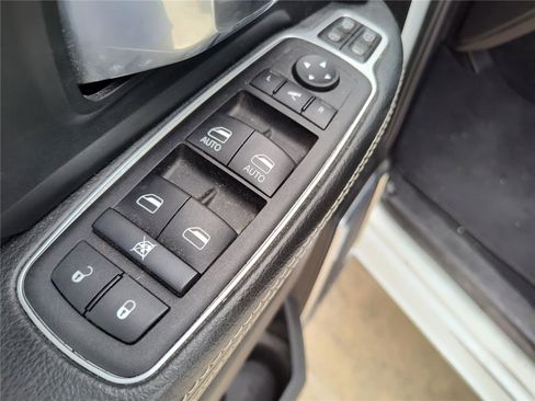 Used 2024 RAM 2500 Laramie AWD/4WD image 15