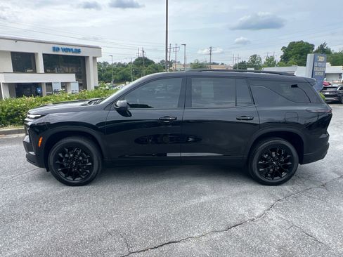 Used 2024 Chevrolet Traverse LT w/ Midnight/Sport Edition FWD image 8