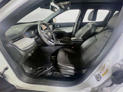 Used 2023 Jeep Compass Limited w/ Sun and Sound Group AWD/4WD image 19