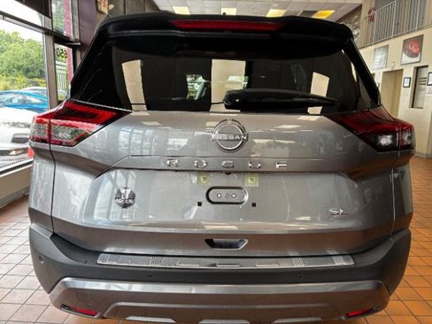 Used 2023 Nissan Rogue SL w/ SL Premium Package FWD image 12