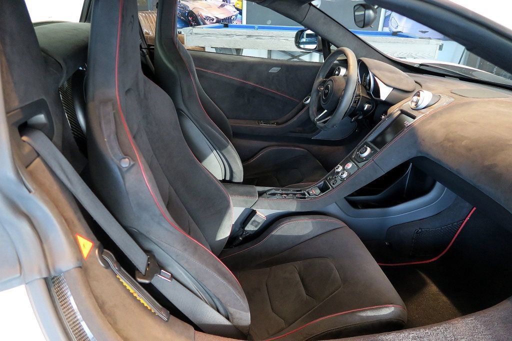 Used 2015 McLaren 650S Spider RWD image 24