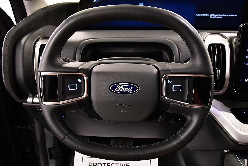 Used 2025 Ford Expedition Active AWD/4WD image 16