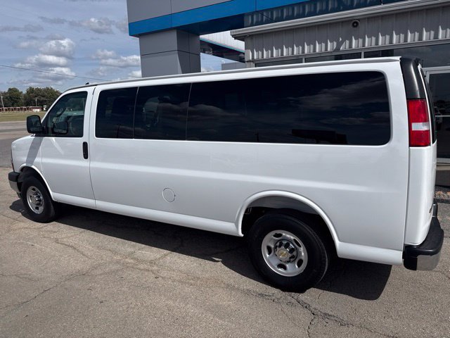 Used 2025 Chevrolet Express 3500 LT w/ LT Preferred Equipment Group RWD image 13