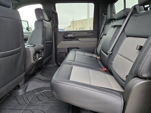 Used 2025 Chevrolet Silverado 2500 ZR2 AWD/4WD image 15