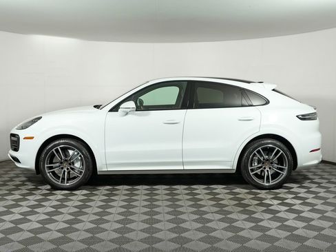 Certified 2023 Porsche Cayenne Turbo AWD/4WD image 2