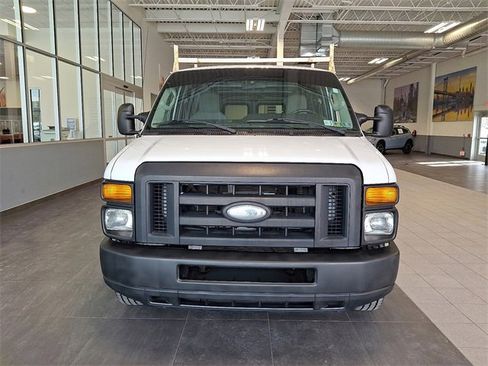 Used 2014 Ford E-150 and Econoline 150 image 2