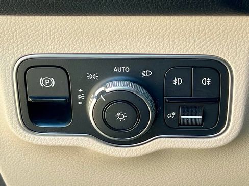 Certified 2022 Mercedes-Benz GLB 250 4MATIC image 24