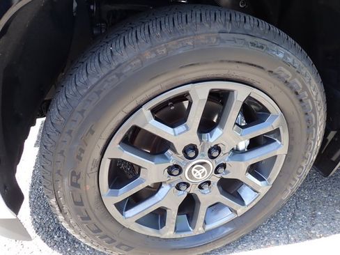 Used 2025 Toyota Sequoia Platinum AWD/4WD image 7