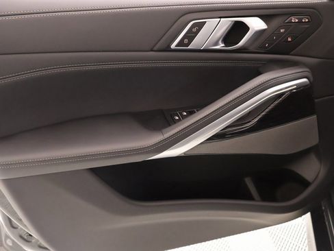 New 2026 BMW X6 xDrive40i w/ Climate Comfort Package image 18