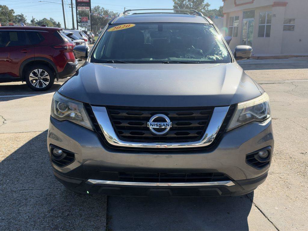 Used 2020 Nissan Pathfinder Platinum FWD image 2