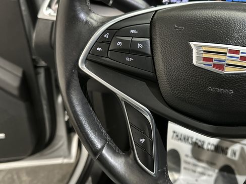 Used 2017 Cadillac XT5 Luxury image 31