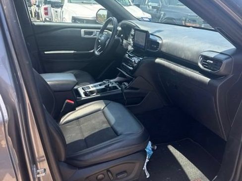 Used 2022 Ford Explorer ST-Line RWD image 8