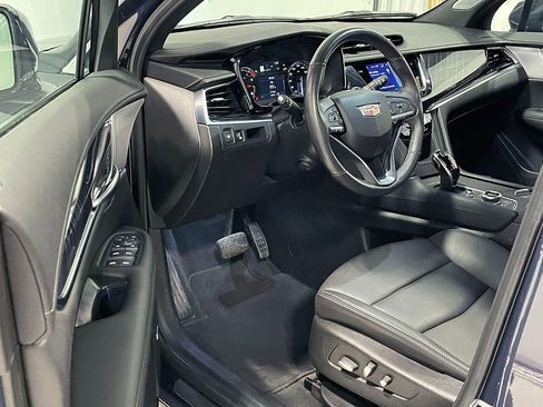 Used 2025 Cadillac XT6 Premium Luxury image 20