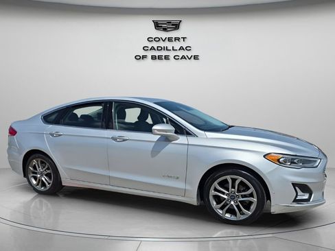 Used 2019 Ford Fusion Titanium image 12