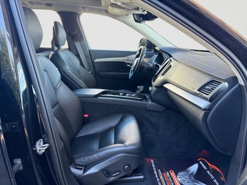 Used 2021 Volvo XC90 T5 Momentum w/ Climate Package AWD/4WD image 22