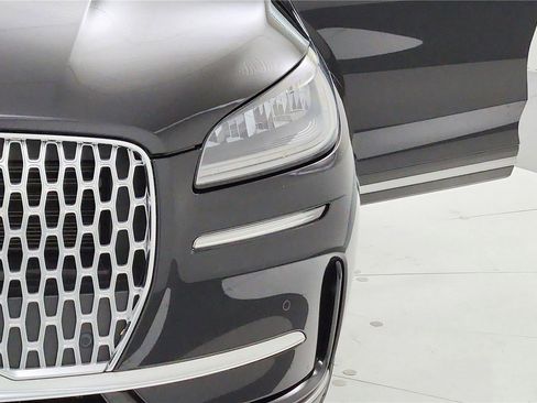 Used 2023 Lincoln Corsair AWD w/ Equipment Group 101A image 17