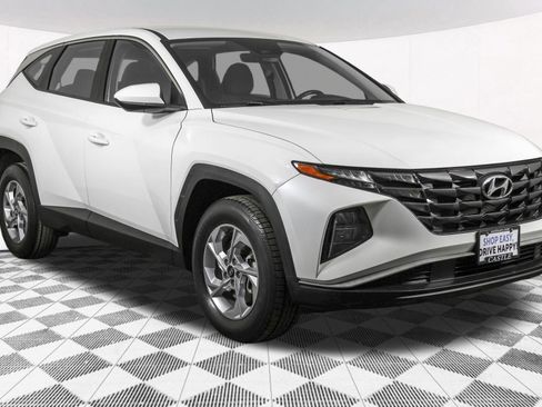 Used 2023 Hyundai Tucson SE image 11