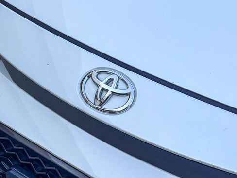 Used 2020 Toyota Corolla SE w/ Carpet Mat Package (TMS) image 10