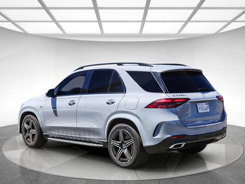 Used 2025 Mercedes-Benz GLE 450e 4MATIC w/ AMG Line Exterior image 2