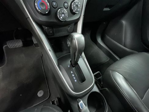 Used 2022 Chevrolet Trax LT w/ Driver Confidence Package AWD/4WD image 16
