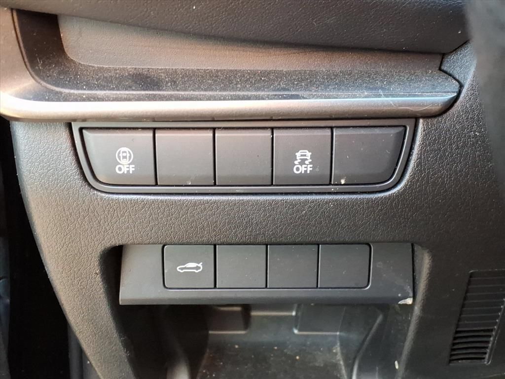Used 2023 MAZDA MAZDA3 s FWD image 11