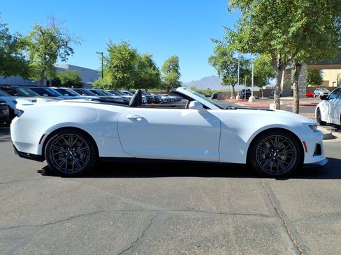 Used 2017 Chevrolet Camaro ZL1 RWD image 6