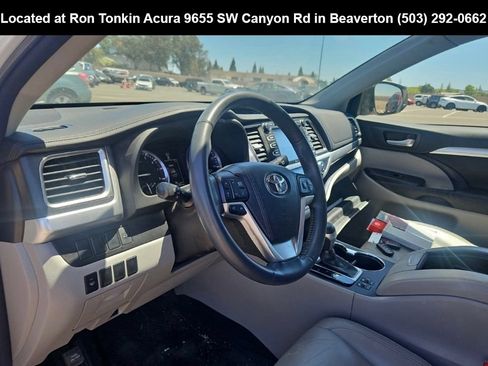 Used 2016 Toyota Highlander XLE AWD/4WD image 7