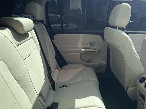 Used 2021 Mercedes-Benz GLB 250 4MATIC w/ Premium Package image 16