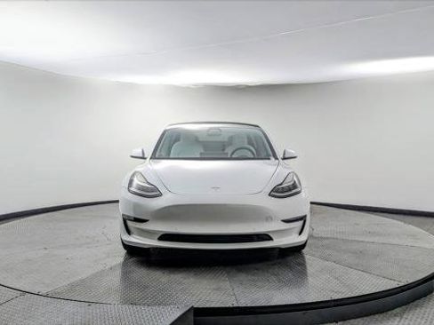 Used 2022 Tesla Model 3 image 10