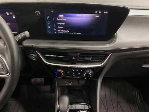 Used 2024 Buick Encore GX Sport Touring w/ Experience Buick Package image 25