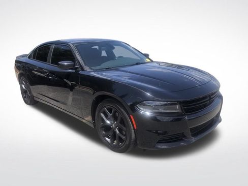 Used 2022 Dodge Charger SXT w/ Blacktop Package RWD image 3