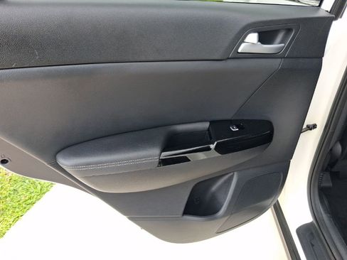 Used 2020 Kia Sportage EX FWD image 10