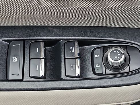 Certified 2025 Subaru Forester Premium AWD/4WD image 32