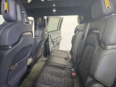 Used 2022 Rivian R1S Launch Edition image 21