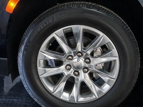 Used 2021 Chevrolet Tahoe Premier w/ Premium Package image 4