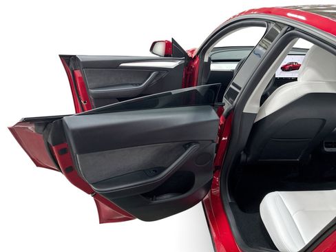 Certified 2023 Tesla Model Y Performance AWD/4WD image 10
