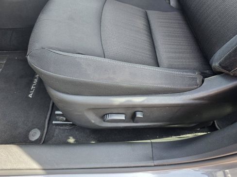 Used 2025 Nissan Altima 2.5 SV AWD/4WD image 23