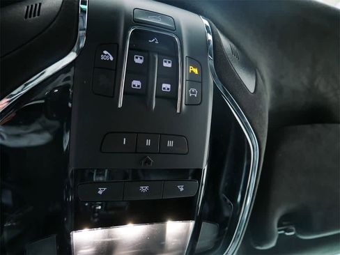 Used 2022 Maserati Levante Trofeo image 26