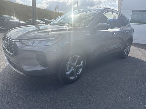 Used 2025 Ford Escape ST-Line w/ Tech Pack #1 AWD/4WD image 7