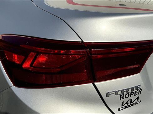 Used 2021 Kia Forte LXS FWD image 28