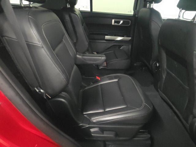 Used 2023 Ford Explorer XLT w/ Equipment Group 202A AWD/4WD image 7